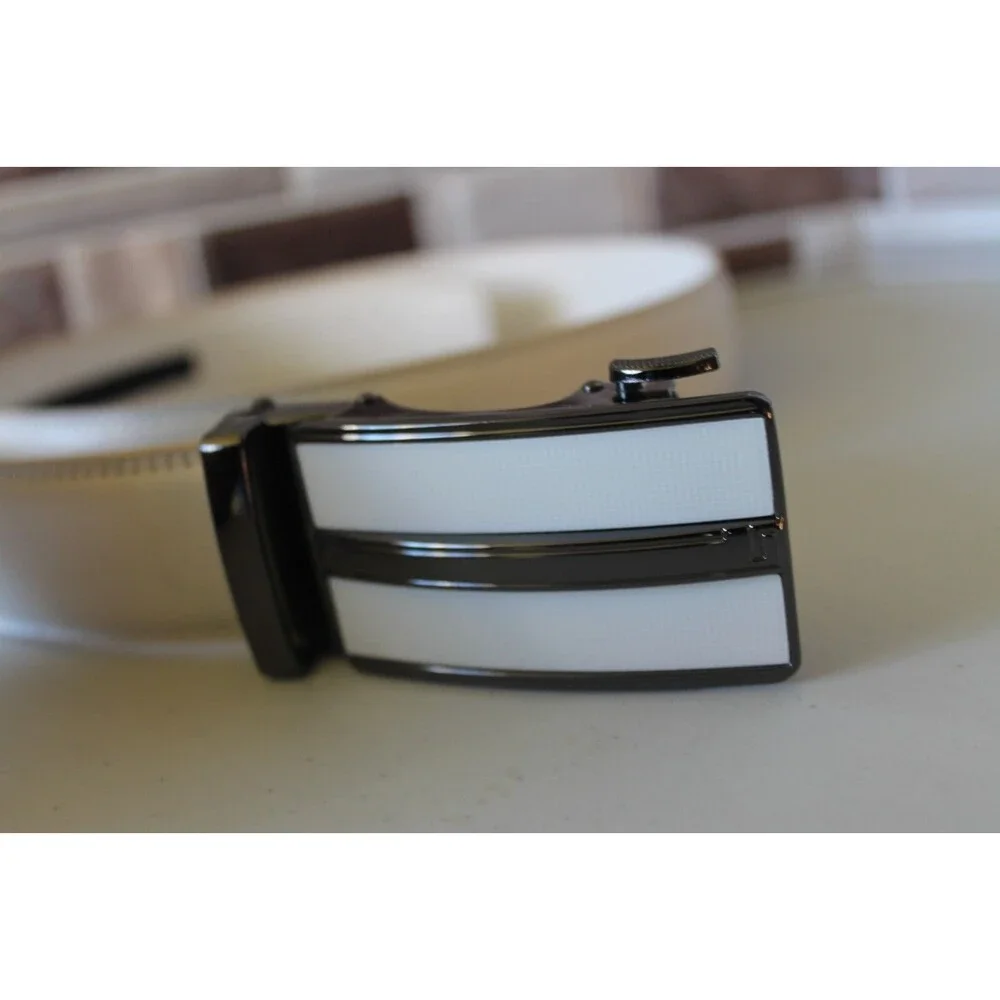 Womens White Faux Leather Fashion Belt w/Black & White Buckle Size 32